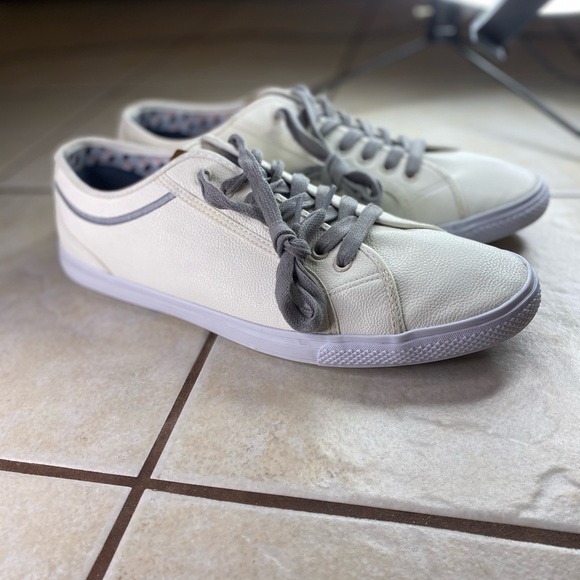 13 ben sherman white leather sneakers main image 12
